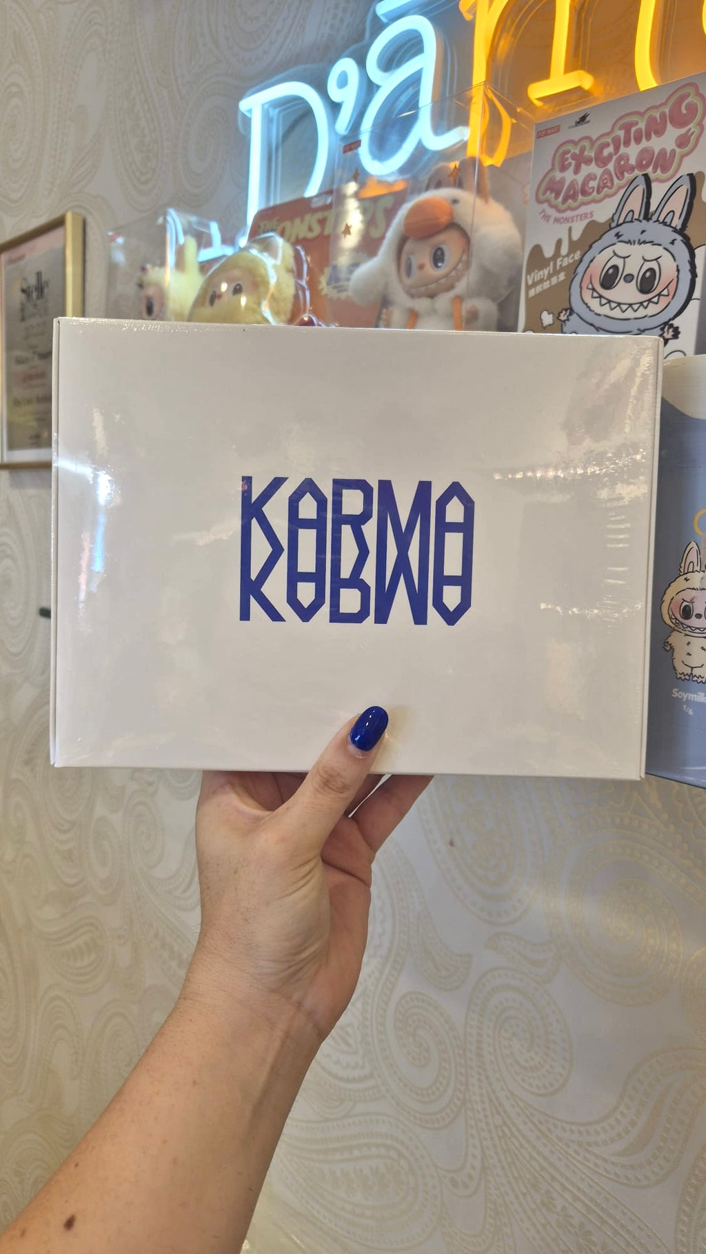 Stray Kids – The 4th Full Album [KARMA] (CEREMONY VER., HOORAY VER.)