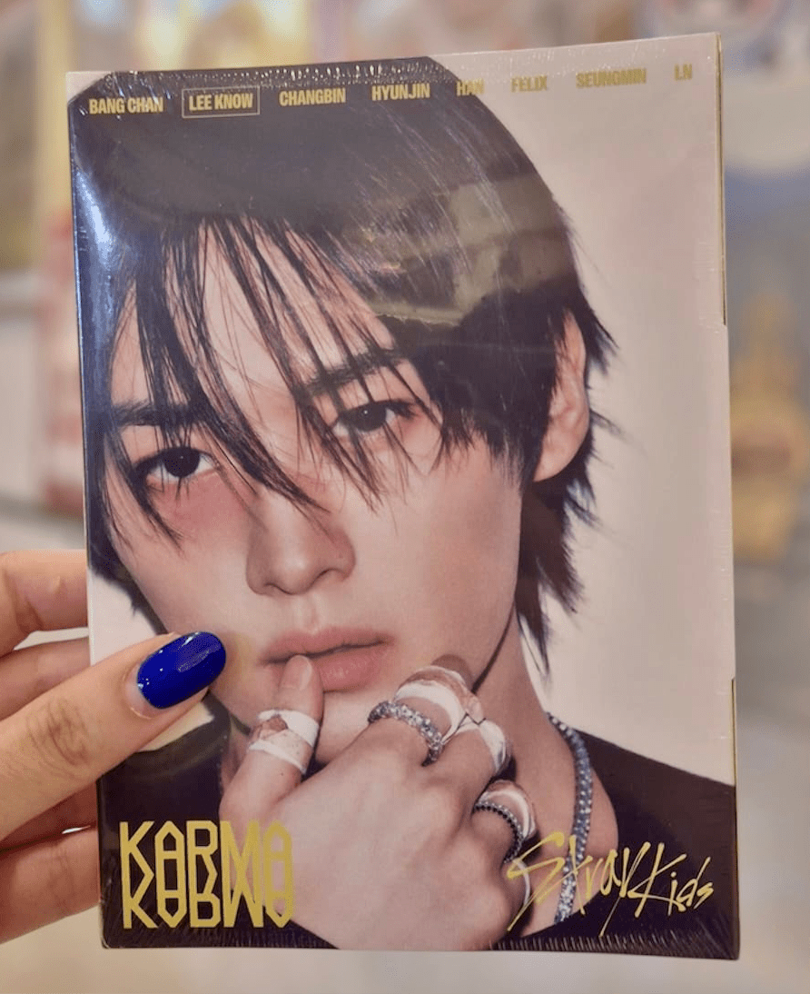 Stray Kids – The 4th Full Album [KARMA] (ACCORDION VER.) - Neko Pop