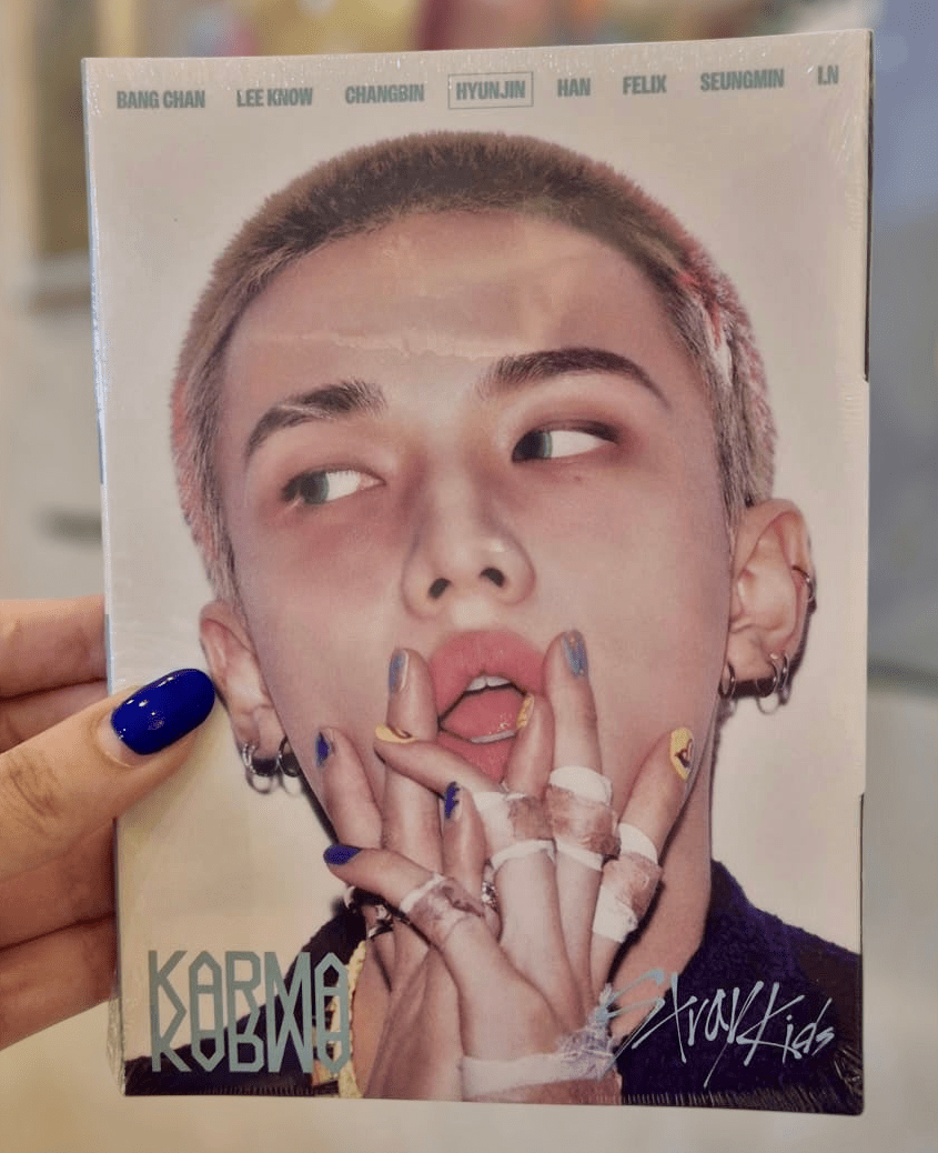 Stray Kids – The 4th Full Album [KARMA] (ACCORDION VER.) - Neko Pop