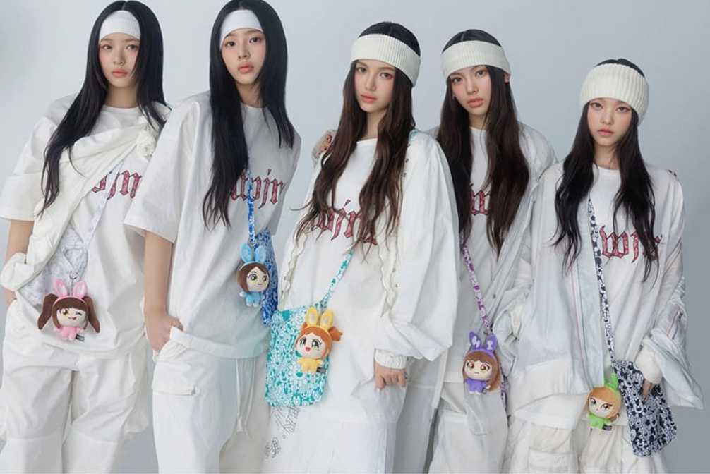 NewJeans – [Supernatural] (NJ X MURAKAMI Cross Bag ver.) - RANDOM