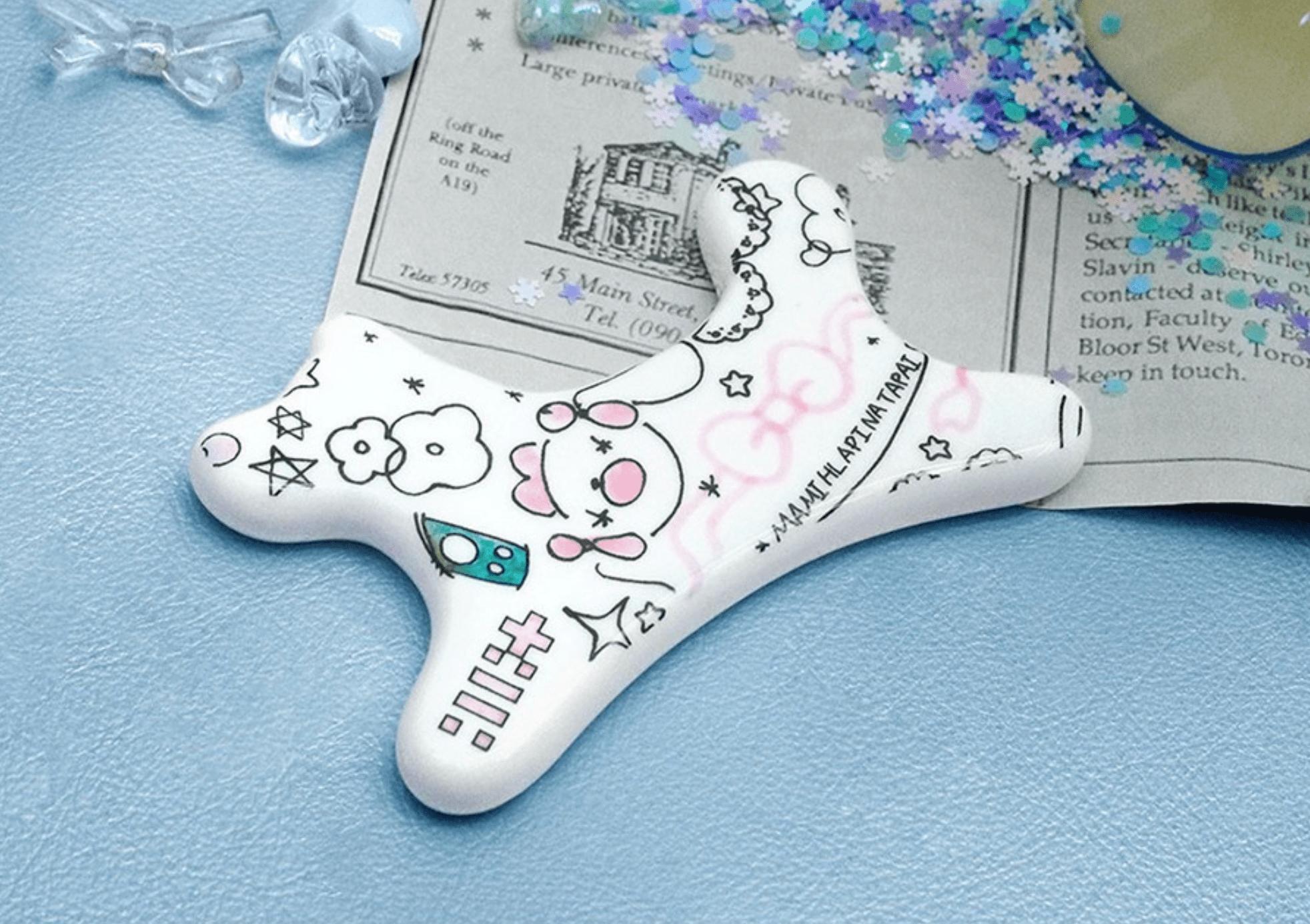 ILLIT – 4th Mini Album [MAMIHLAPINATAPAI] (Gua Sha Ceramic Objet ver.) - Neko Pop