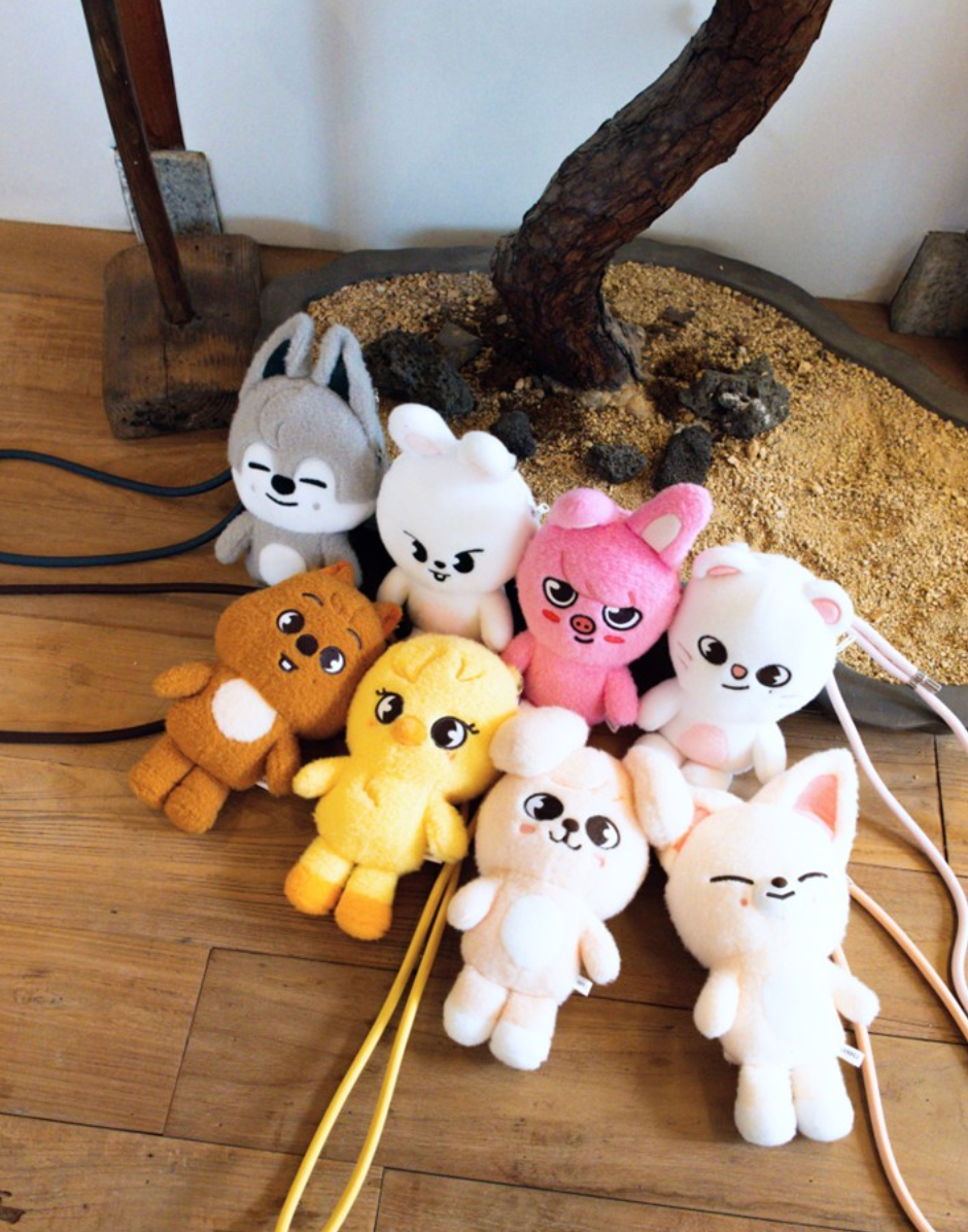 SKZOO PLUSH CROSS BAG Stray Kids World Tour RUN IT MD